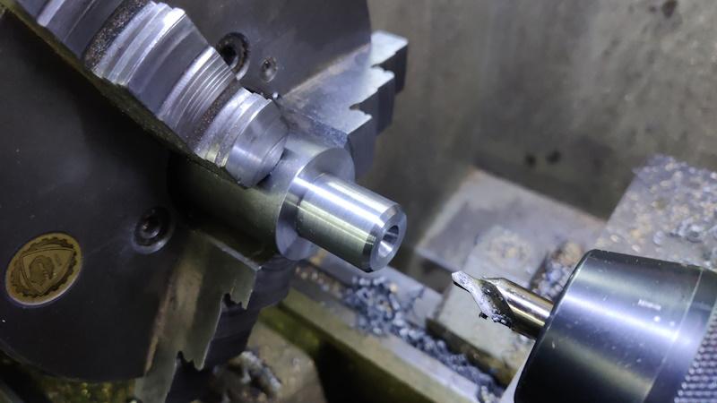 turn_and_centre_spindle_rear_end_800.jpg